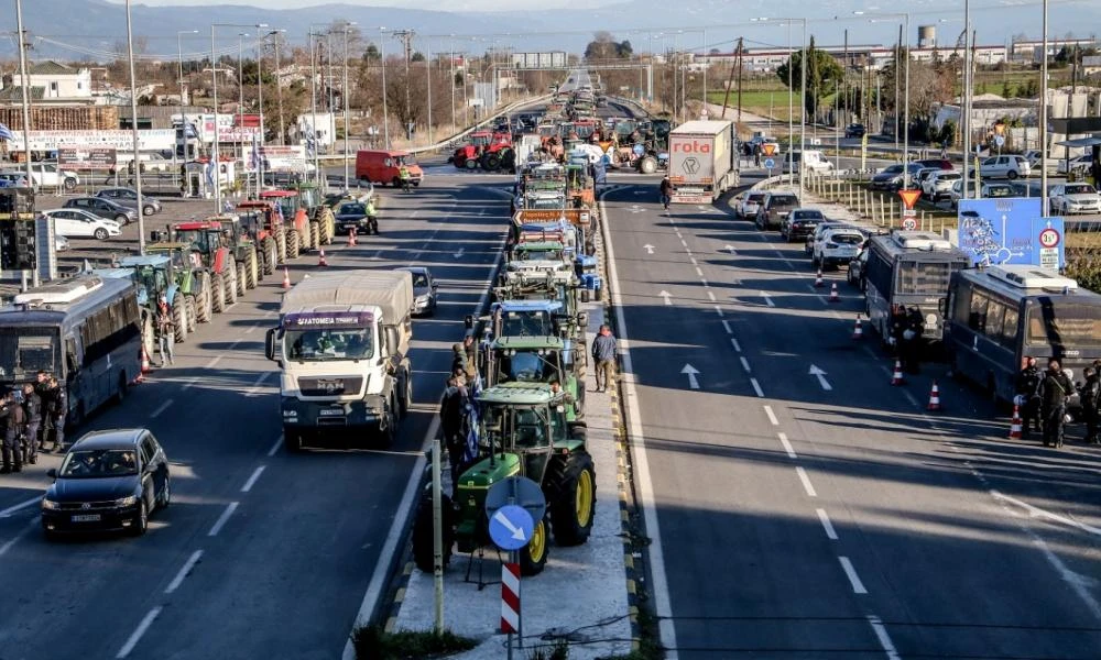 Προς κλιμάκωση των κινητοποιήσεών τους οι αγρότες - Πανελλαδική σύσκεψη την Τρίτη για συντονισμό των μπλόκων